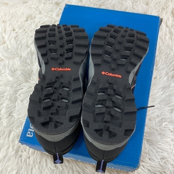 NIB Columbia Flow District Shoes - Picture 9 of 9